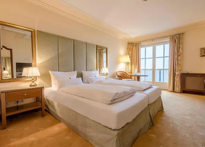 מלון Hollweger 4*